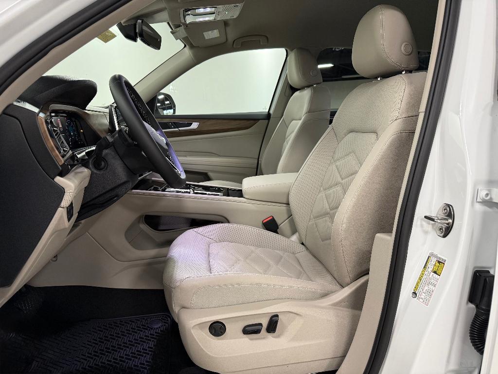 new 2026 Volkswagen Atlas car, priced at $46,421