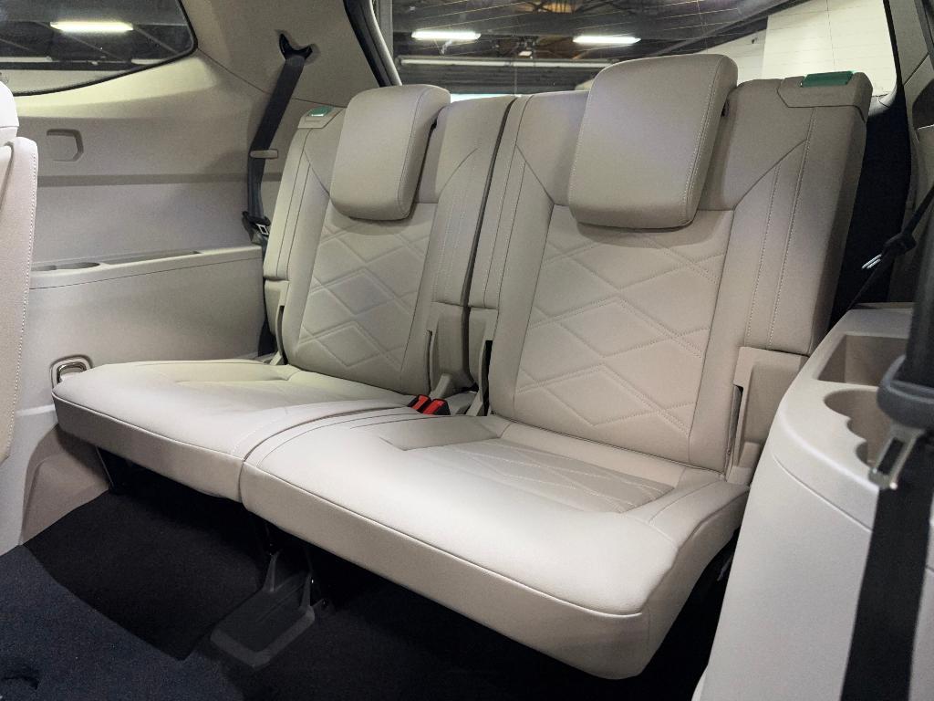 new 2026 Volkswagen Atlas car, priced at $46,421