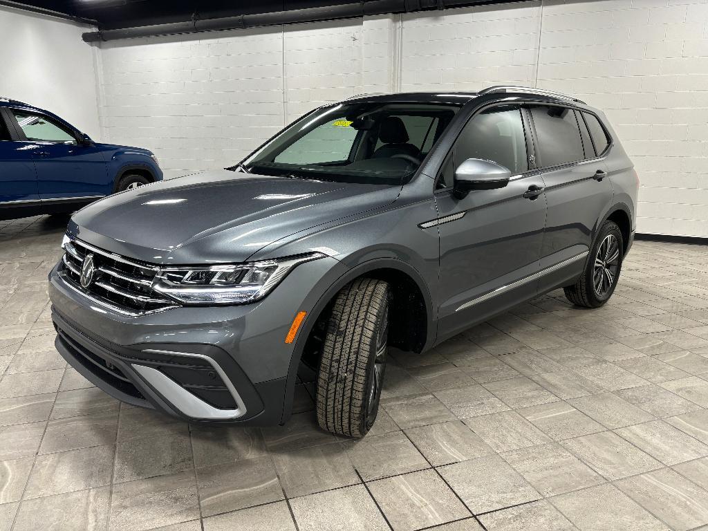 new 2024 Volkswagen Tiguan car, priced at $32,154