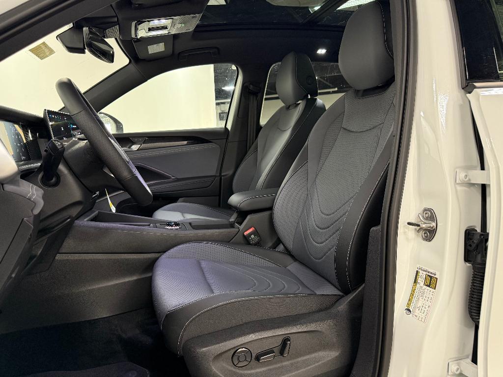 new 2025 Volkswagen Tiguan car, priced at $36,388