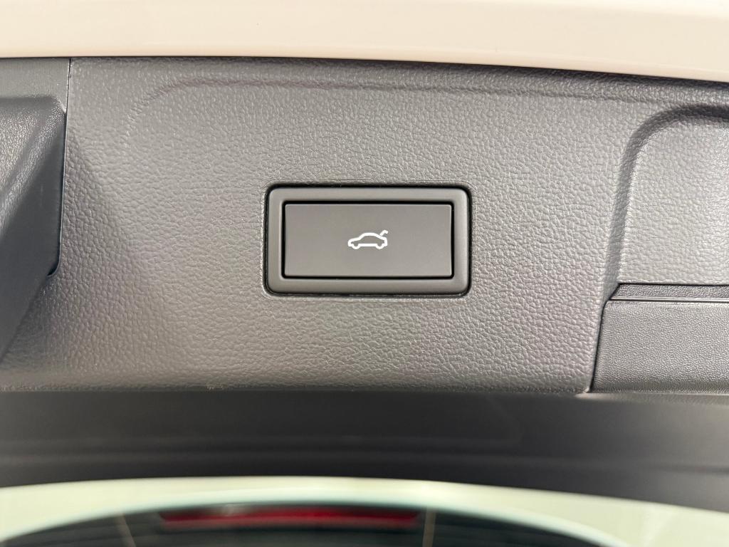 new 2026 Volkswagen Atlas car, priced at $45,919