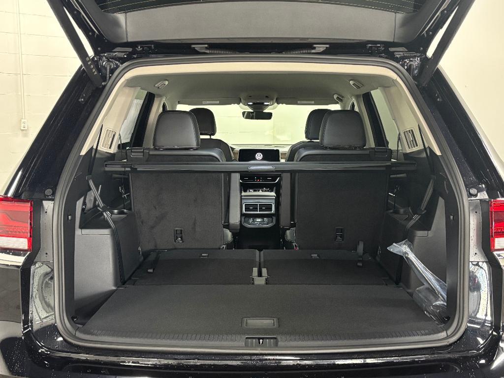 new 2025 Volkswagen Atlas car, priced at $44,734
