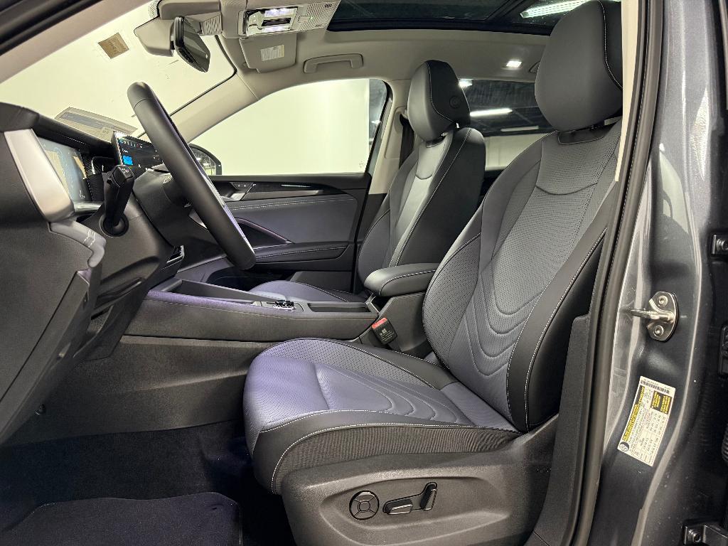 new 2025 Volkswagen Tiguan car, priced at $36,094