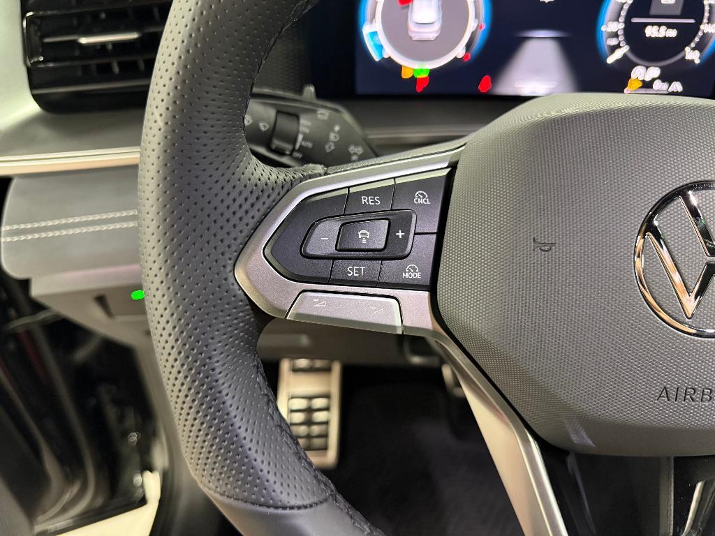 new 2025 Volkswagen Tiguan car, priced at $37,077
