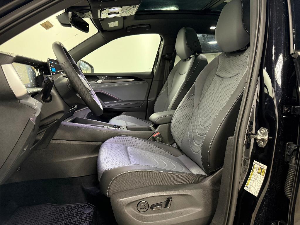 new 2025 Volkswagen Tiguan car, priced at $37,077