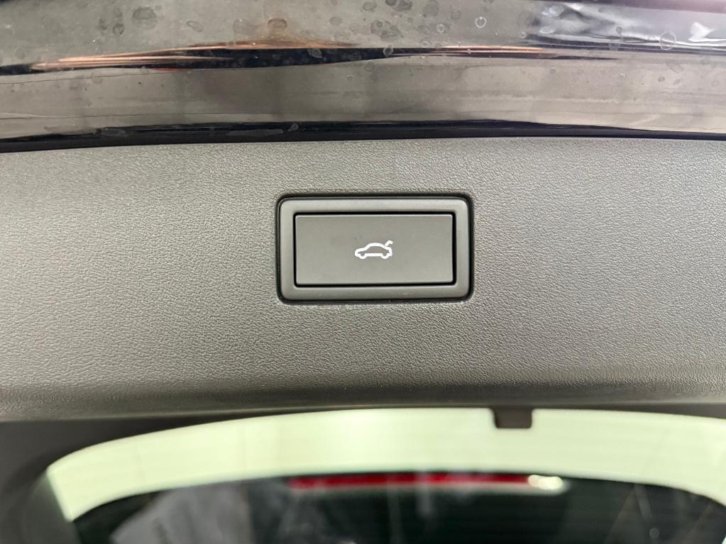 new 2025 Volkswagen Tiguan car, priced at $37,077