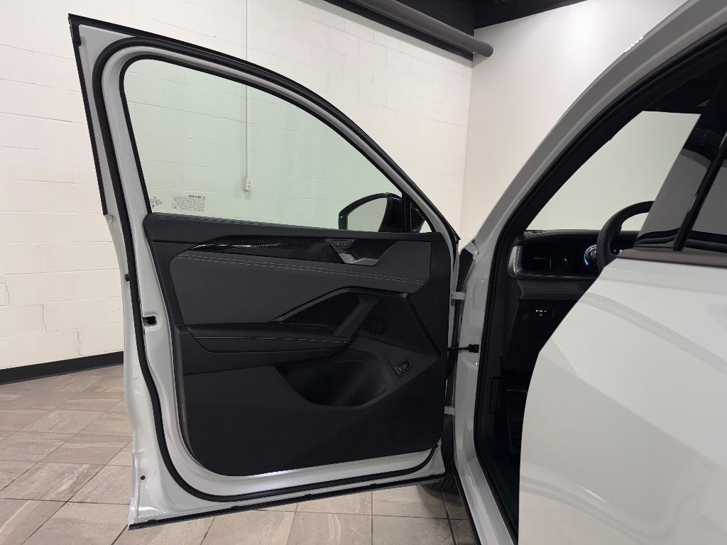 new 2025 Volkswagen Tiguan car, priced at $38,287