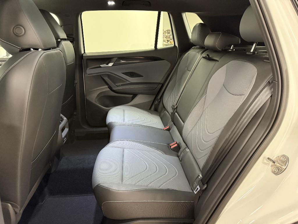 new 2025 Volkswagen Tiguan car, priced at $38,287