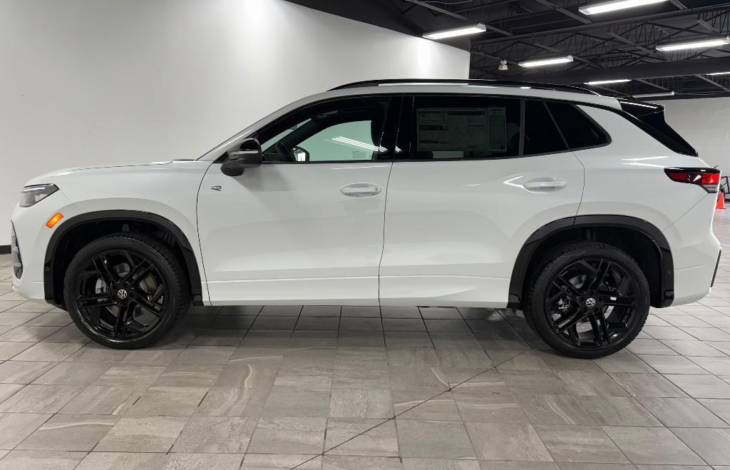 new 2025 Volkswagen Tiguan car, priced at $38,287