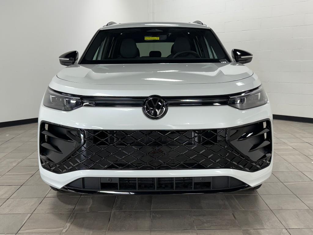 new 2025 Volkswagen Tiguan car, priced at $38,287