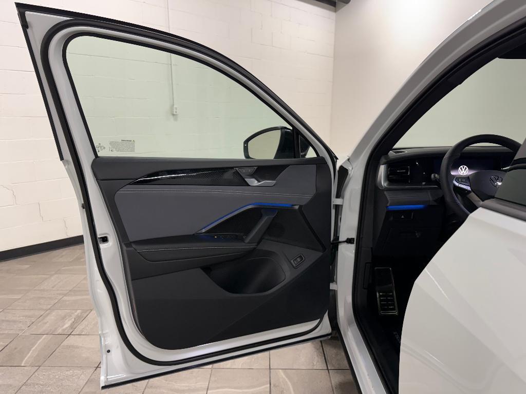 new 2026 Volkswagen Tiguan car, priced at $40,956
