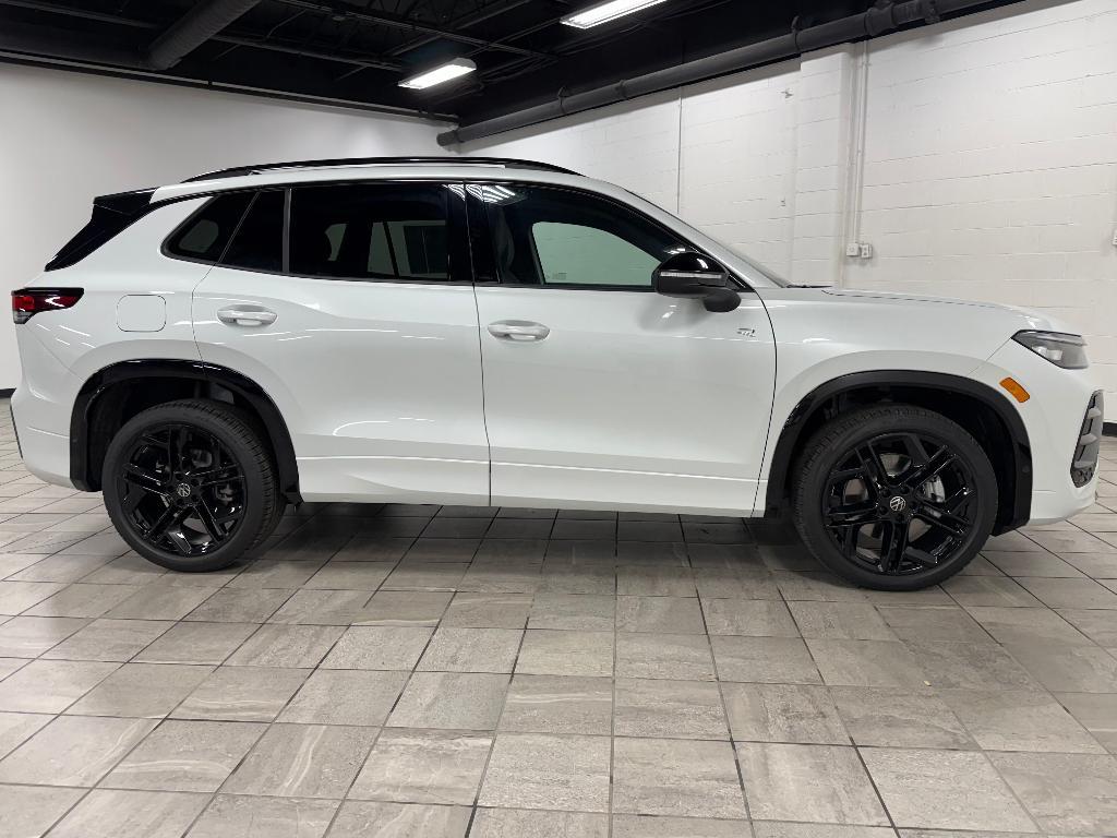 new 2026 Volkswagen Tiguan car, priced at $40,956