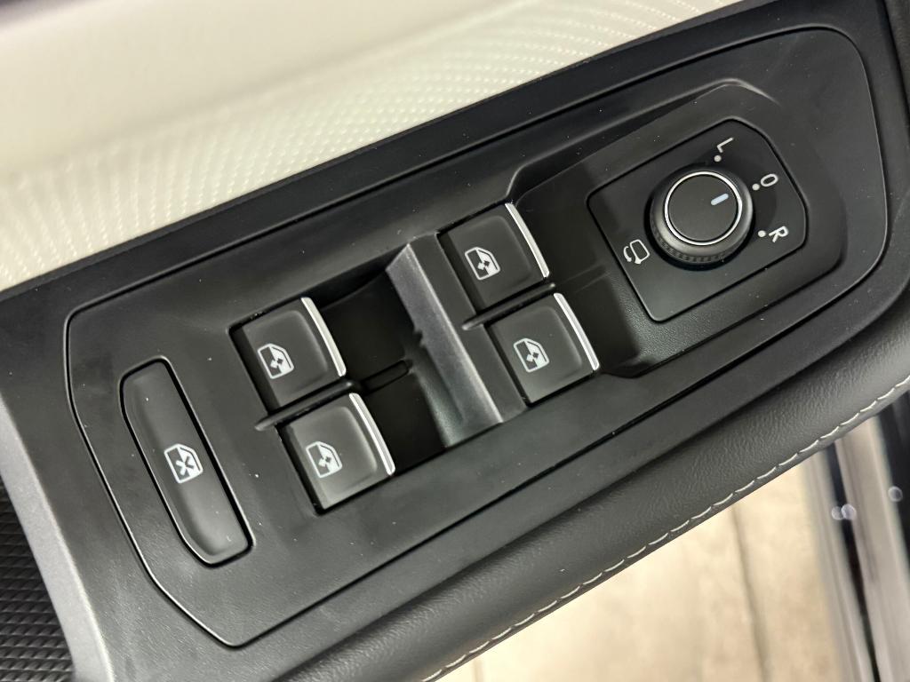 new 2025 Volkswagen Atlas Cross Sport car, priced at $50,692