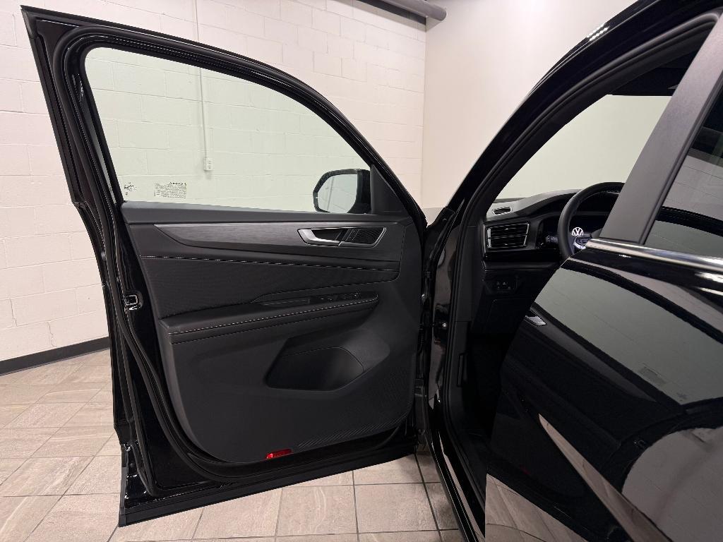 new 2026 Volkswagen Atlas Cross Sport car, priced at $40,635