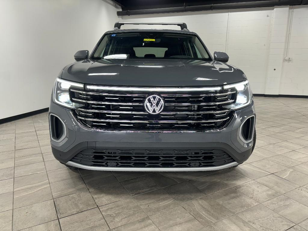 new 2025 Volkswagen Atlas car, priced at $48,555