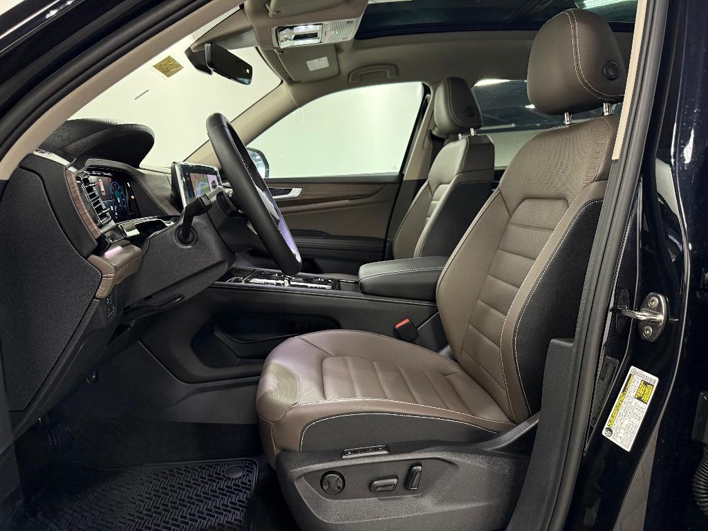 new 2026 Volkswagen Atlas car, priced at $50,428