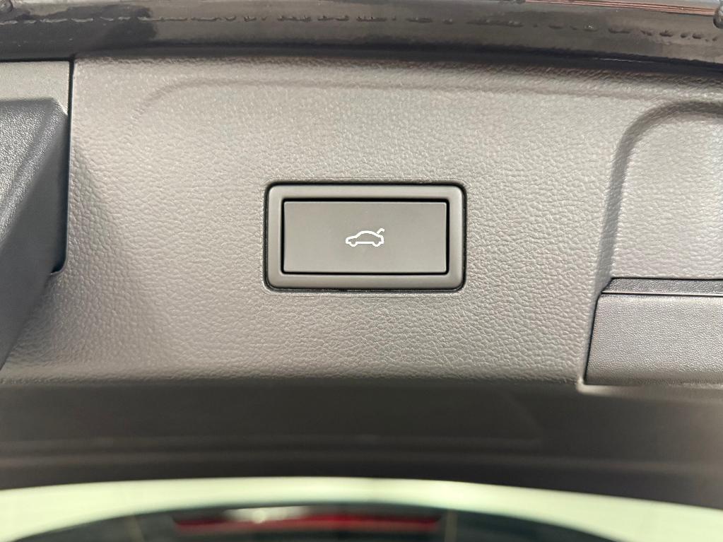 new 2026 Volkswagen Atlas car, priced at $50,428