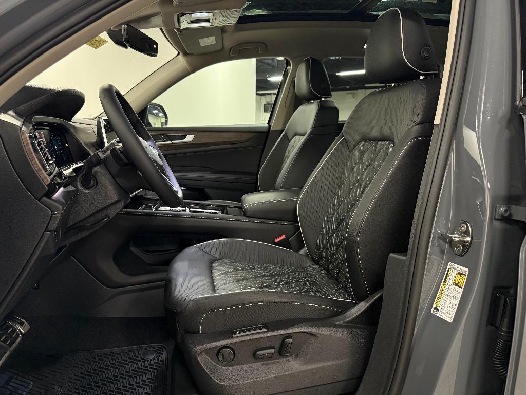 new 2026 Volkswagen Atlas car, priced at $55,185