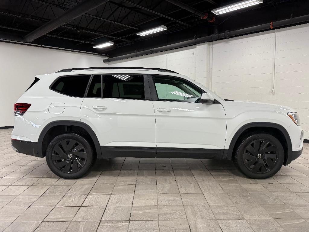 new 2025 Volkswagen Atlas car, priced at $44,282