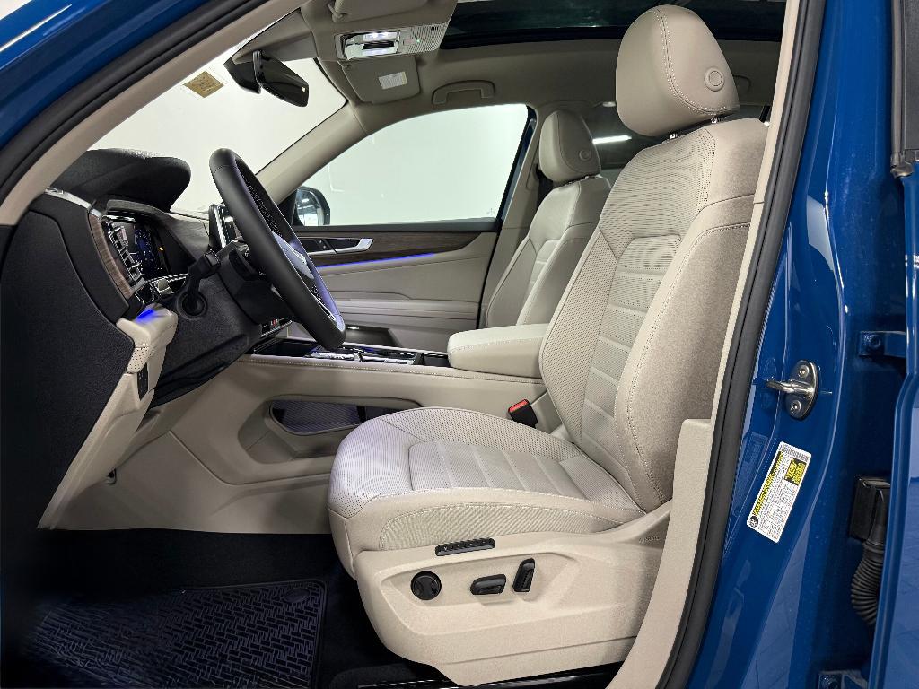 new 2025 Volkswagen Atlas car, priced at $44,427