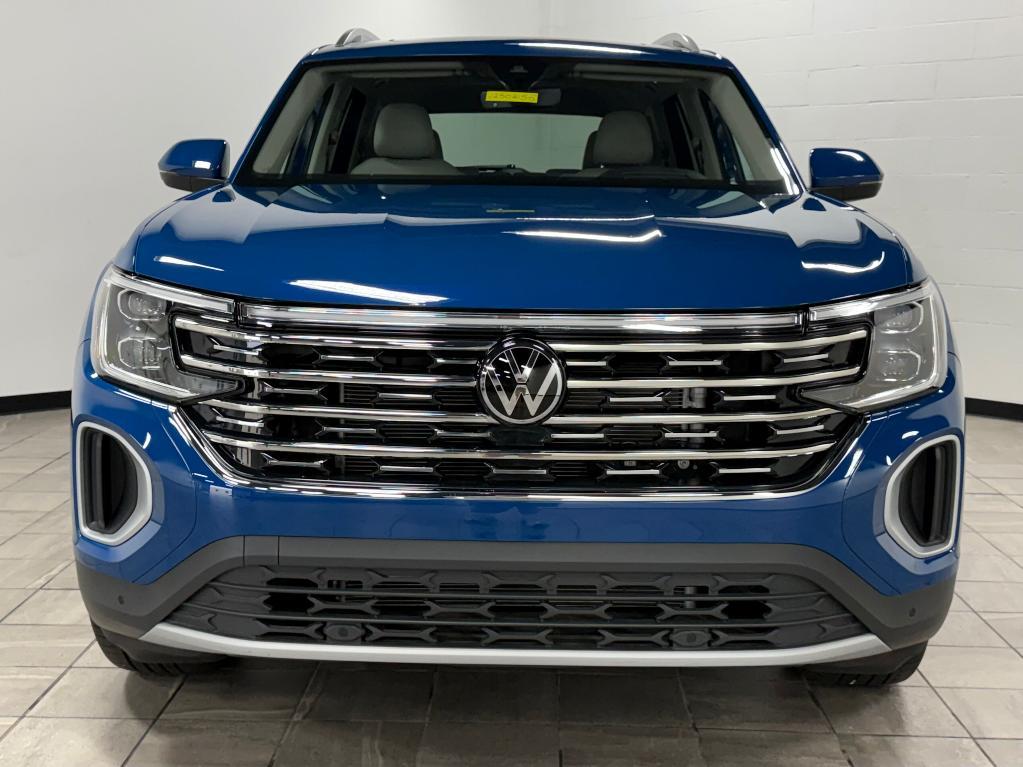 new 2025 Volkswagen Atlas car, priced at $44,427