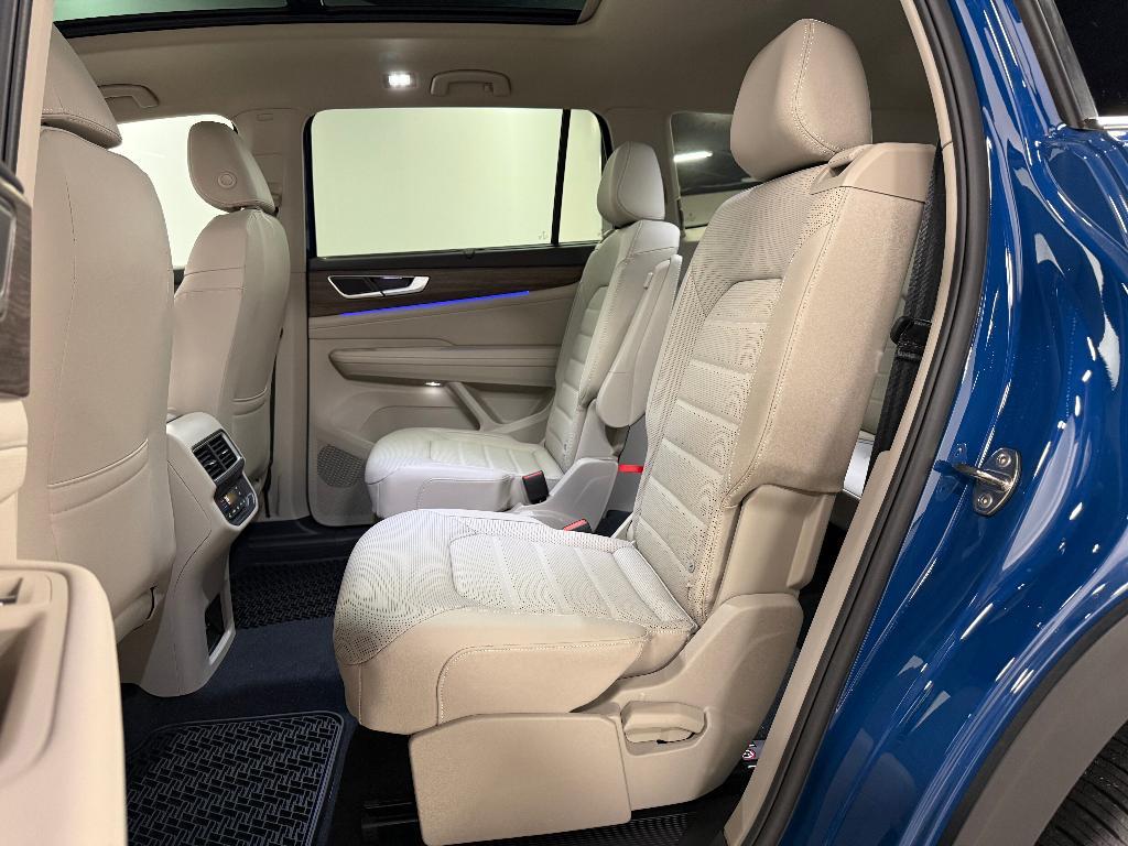 new 2025 Volkswagen Atlas car, priced at $44,427