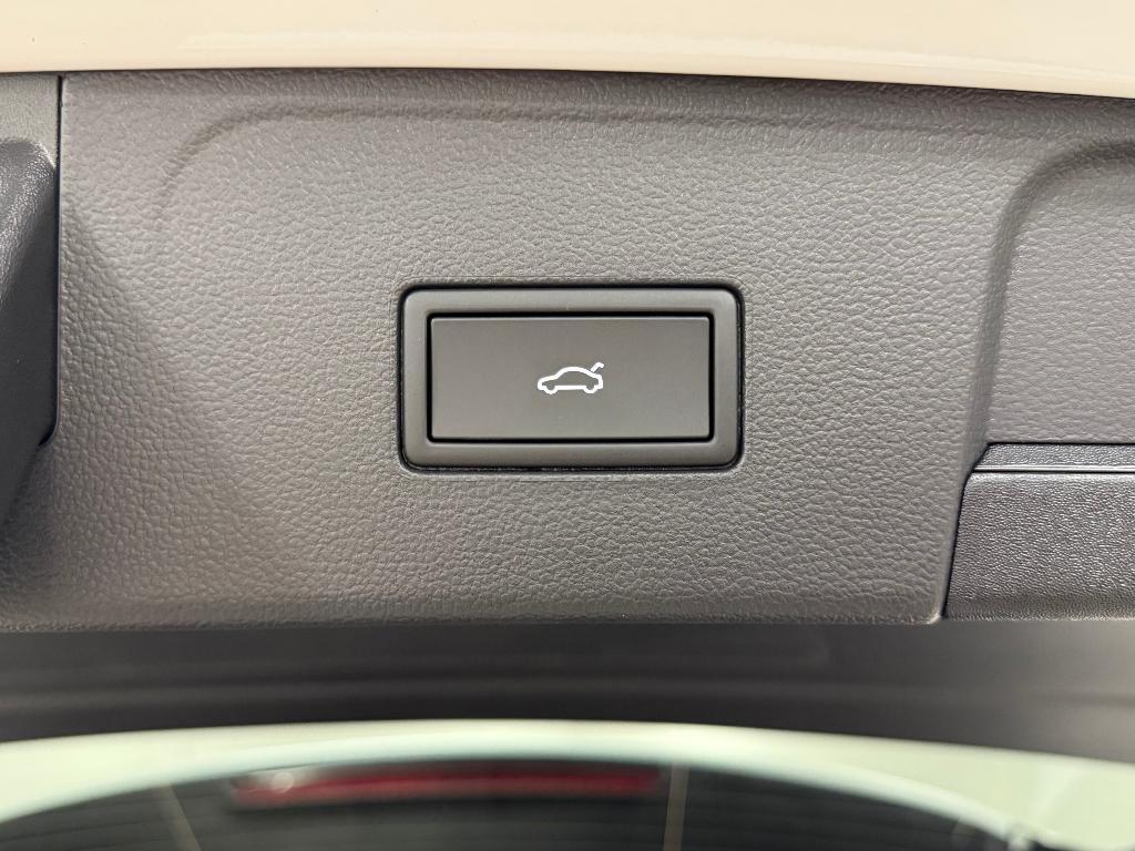 new 2026 Volkswagen Atlas car, priced at $45,584