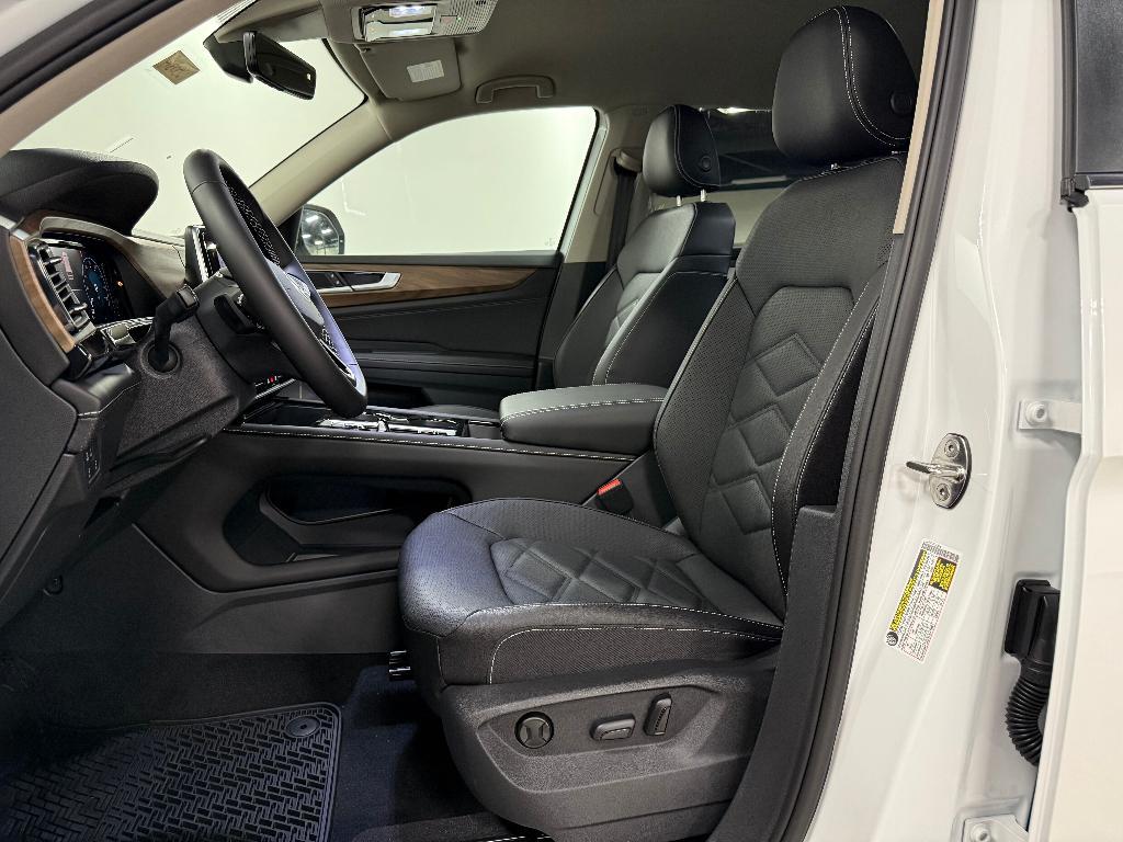 new 2026 Volkswagen Atlas car, priced at $45,584
