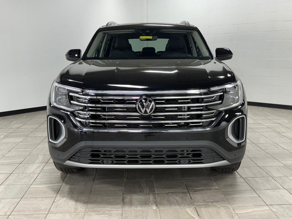 new 2025 Volkswagen Atlas car, priced at $48,156