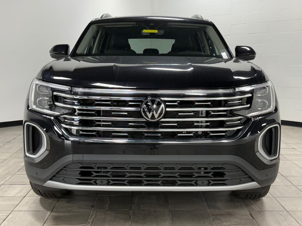 new 2025 Volkswagen Atlas car, priced at $45,656