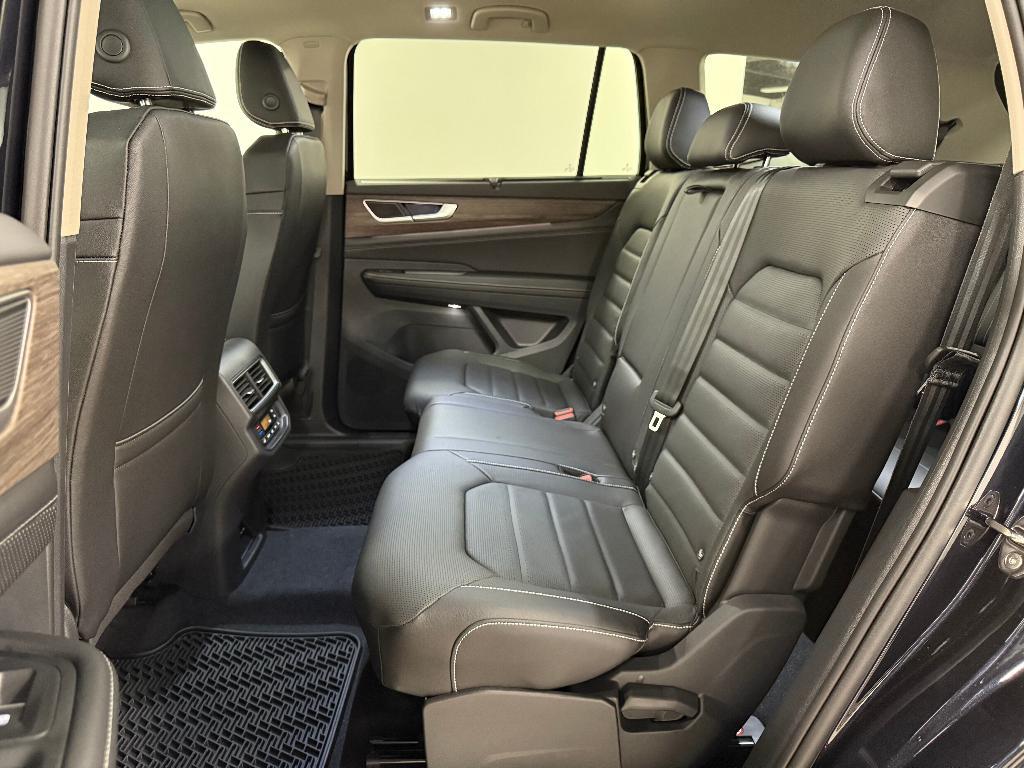 new 2025 Volkswagen Atlas car, priced at $48,156
