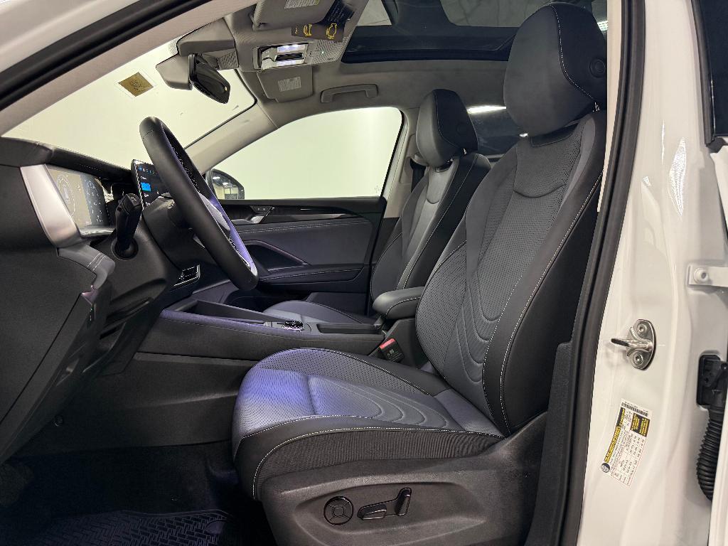 new 2025 Volkswagen Tiguan car, priced at $36,094
