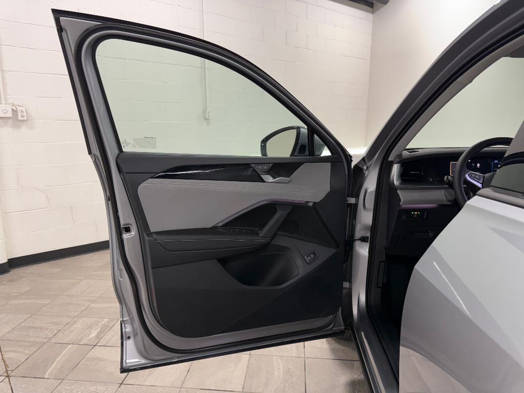 new 2025 Volkswagen Tiguan car, priced at $34,767