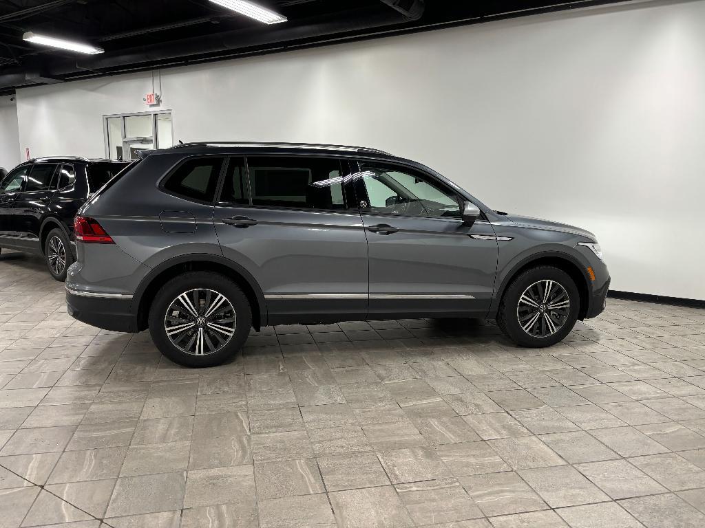 new 2024 Volkswagen Tiguan car, priced at $32,154