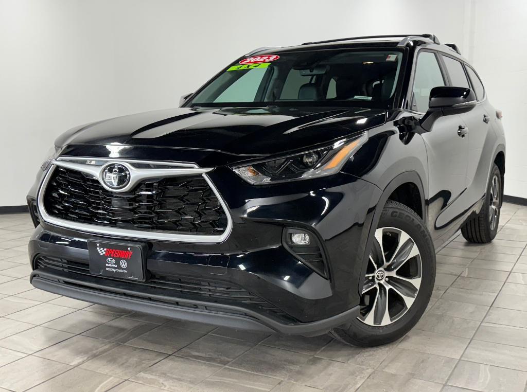 used 2023 Toyota Highlander car, priced at $36,500