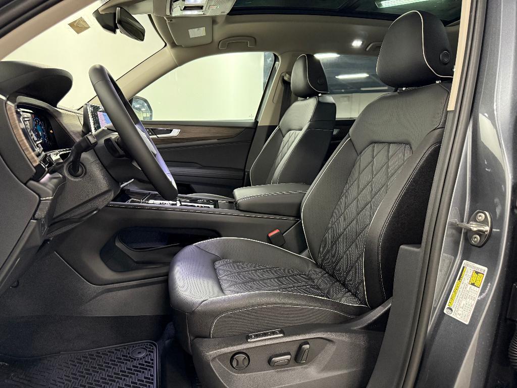 new 2025 Volkswagen Atlas car, priced at $50,343