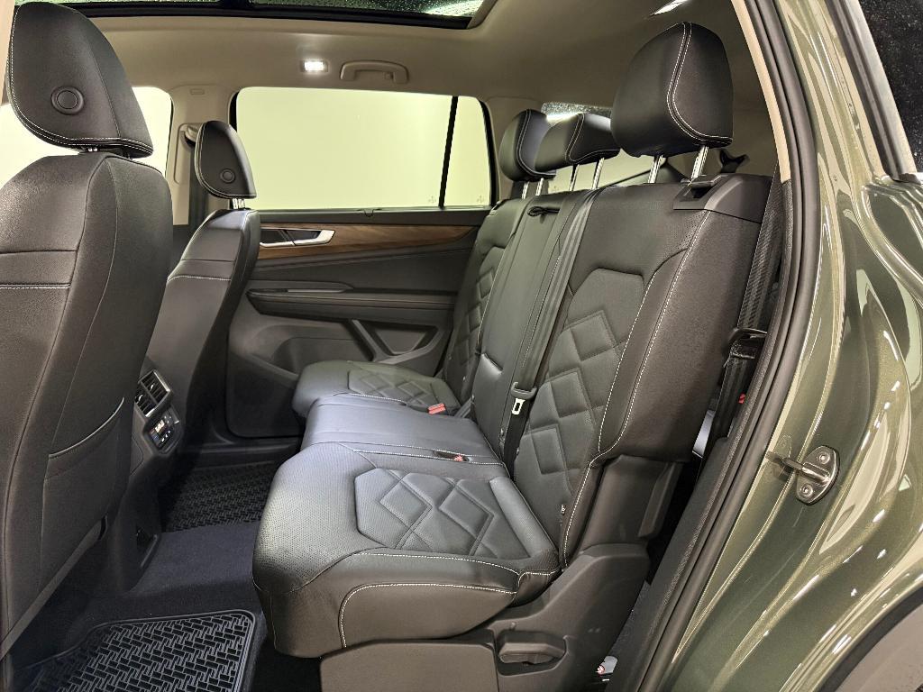 new 2026 Volkswagen Atlas car, priced at $45,375