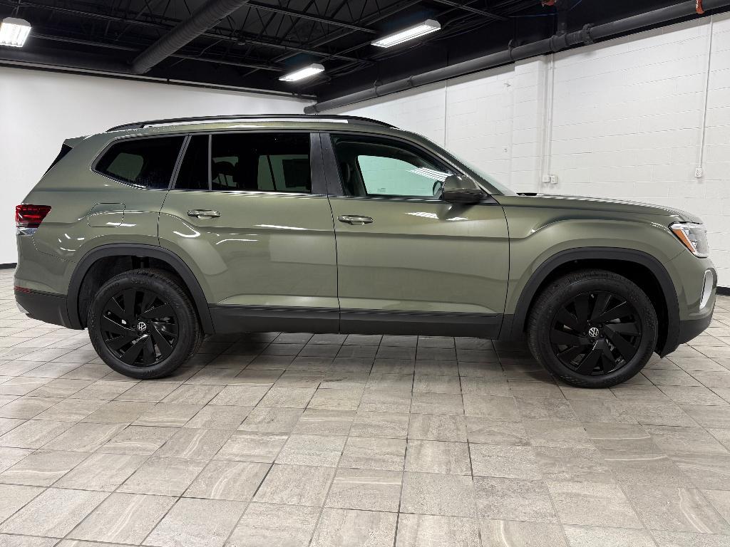 new 2026 Volkswagen Atlas car, priced at $45,375