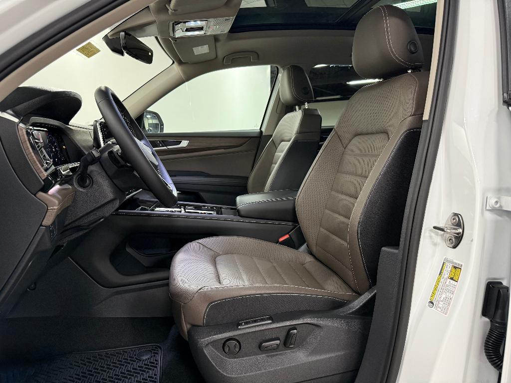 new 2026 Volkswagen Atlas car, priced at $50,193