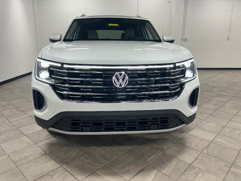 new 2025 Volkswagen Atlas car, priced at $48,368