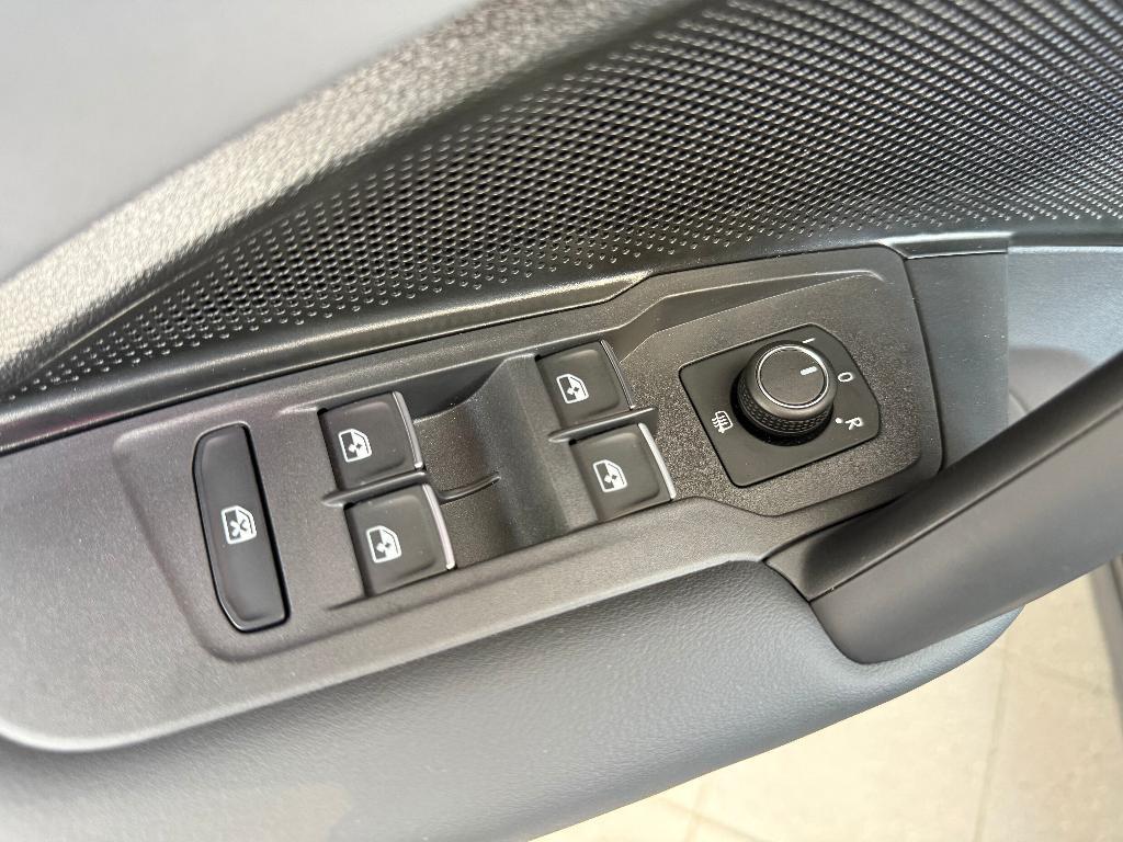 new 2025 Volkswagen Tiguan car, priced at $37,093
