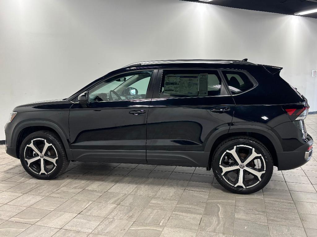 new 2025 Volkswagen Taos car