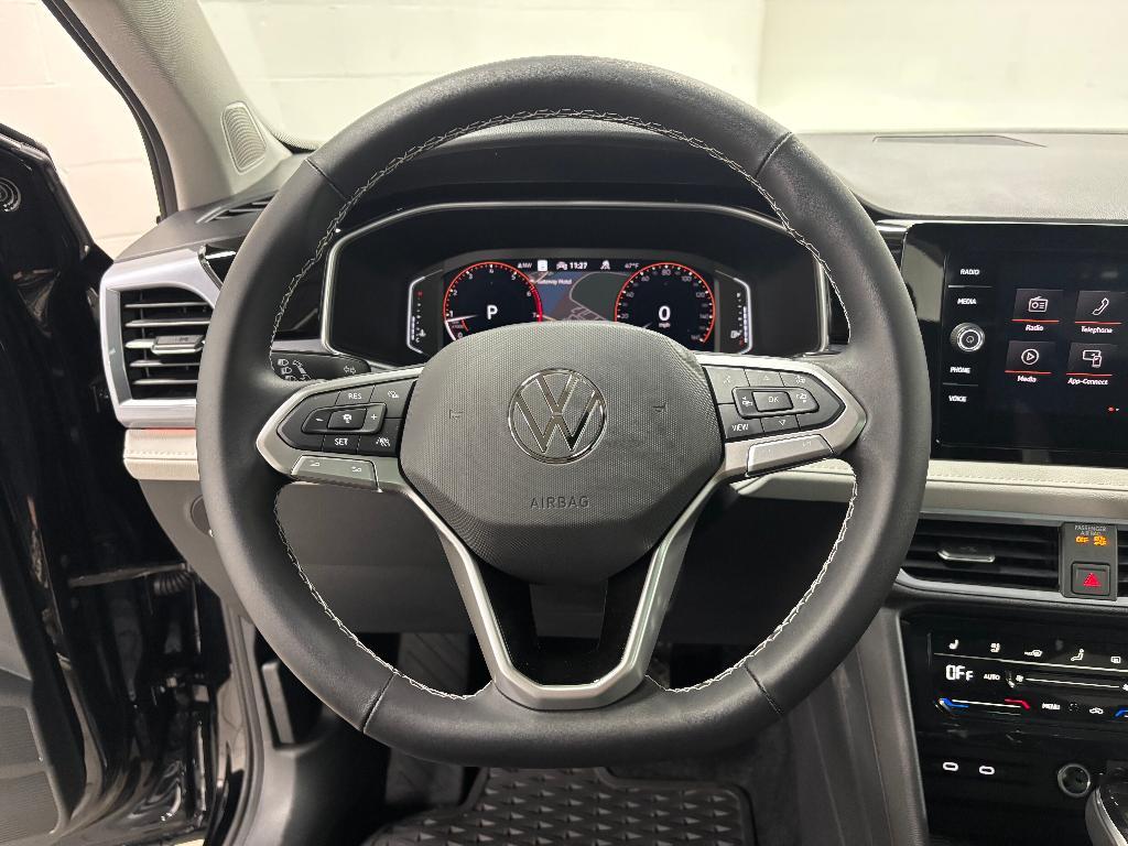 new 2025 Volkswagen Taos car
