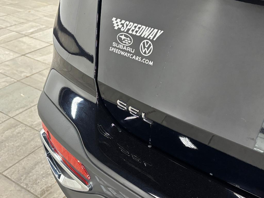 new 2025 Volkswagen Taos car