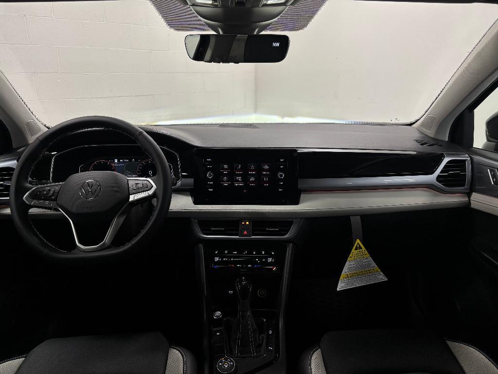 new 2025 Volkswagen Taos car