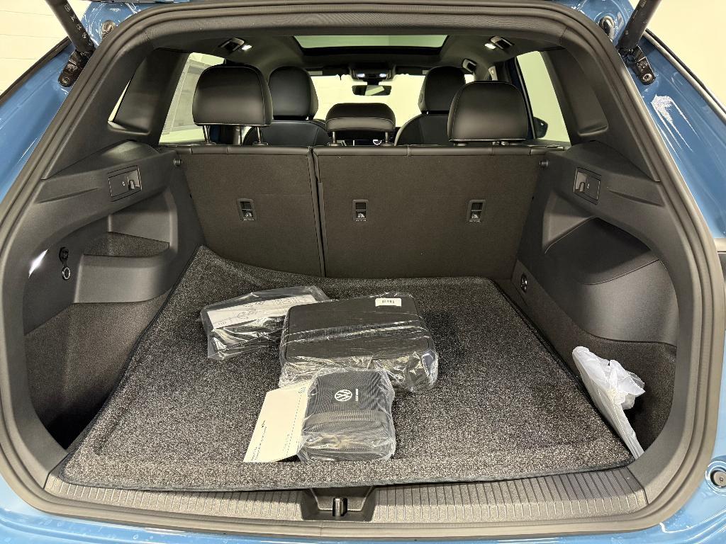 new 2025 Volkswagen Tiguan car, priced at $37,514