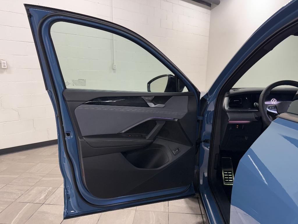new 2025 Volkswagen Tiguan car, priced at $37,514