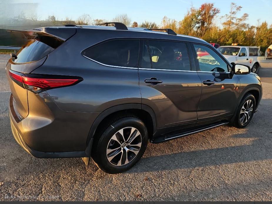 used 2021 Toyota Highlander car, priced at $36,990