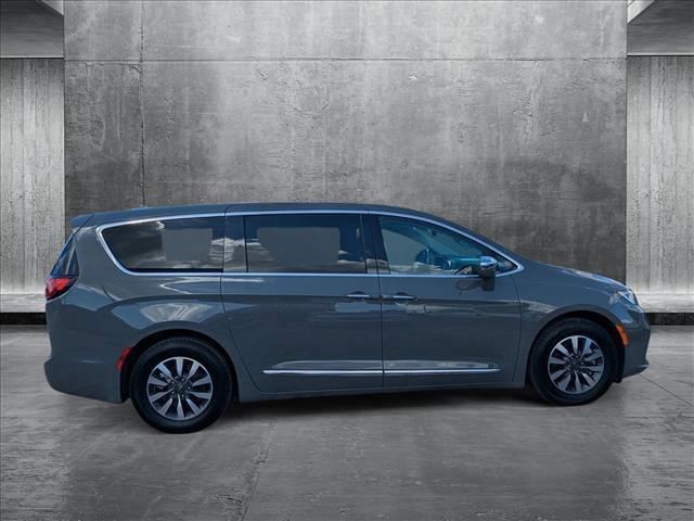 used 2022 Chrysler Pacifica Hybrid car, priced at $24,595