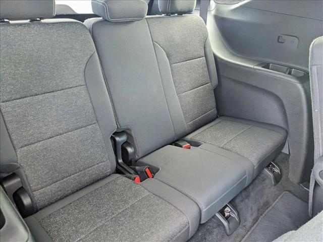 used 2025 Chevrolet Traverse car, priced at $39,998